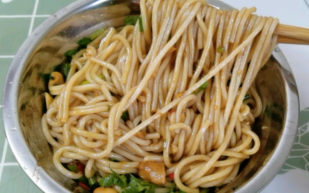 没肉没菜的素粉-南昌拌粉,居然这么好吃!一口下去是夏天的味道呀!