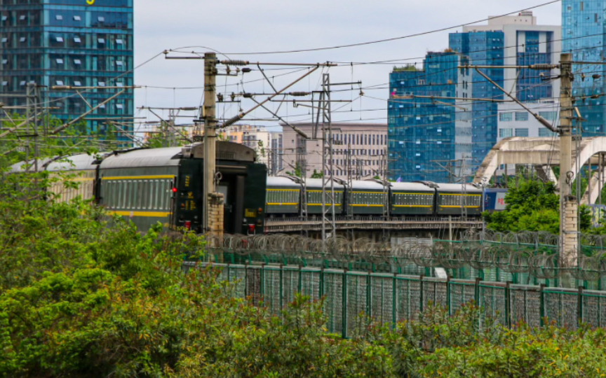 「中国铁路·沪蓉成遂段」成局重段hxd3c-0304牵引k488次通过沪蓉线成