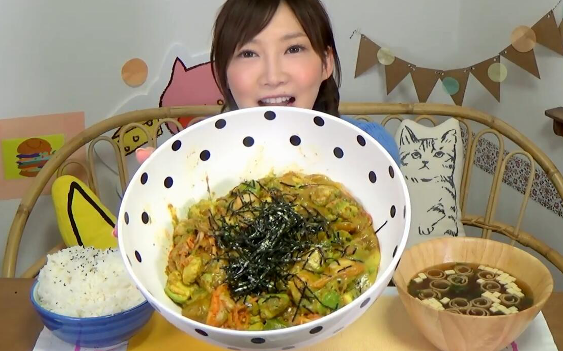 【中文字幕·吃货木下】老婆吃牛油果泡菜起司 米饭