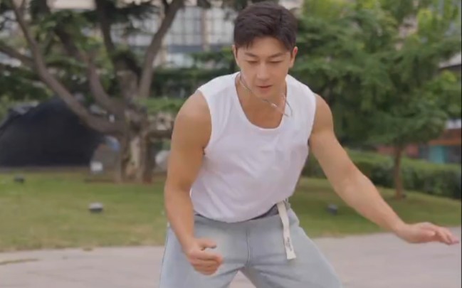 演员史元庭的新戏上线啦!《暴走财神5》大家别忘了去看哦!