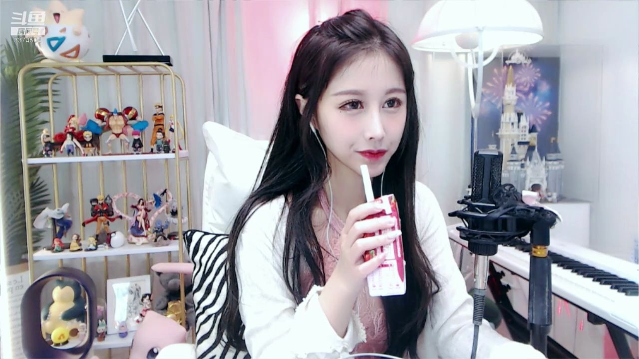 斗鱼美女舞蹈主播三岁伊热舞主播5.14直播录像