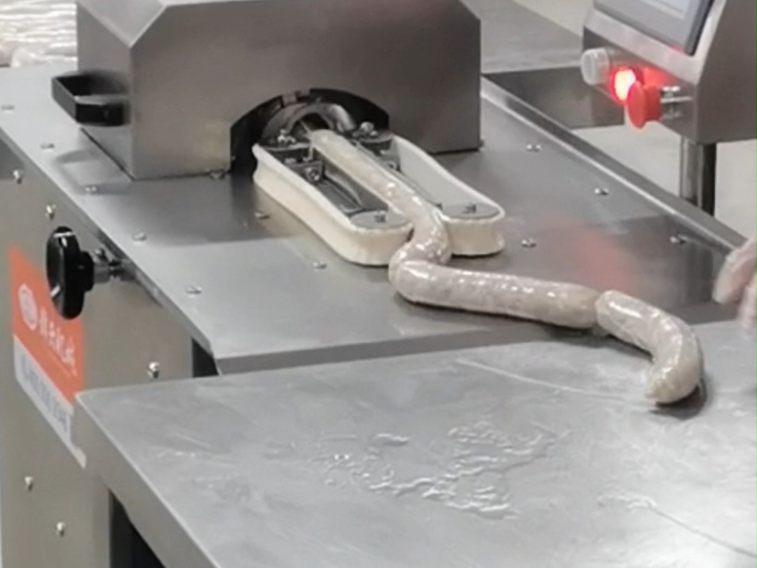 腊肠自动扎线打结机 香肠加工设备