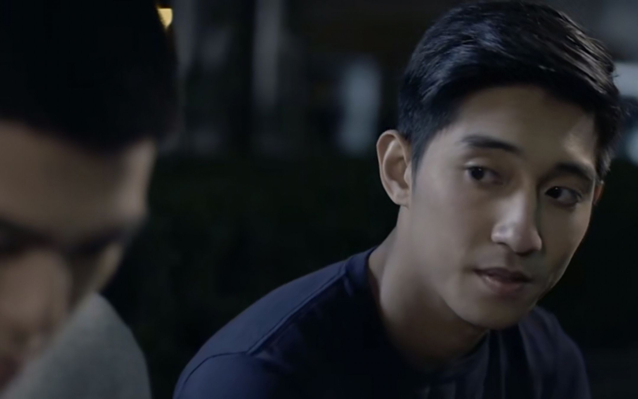 红色气球你很奇怪但我喜欢