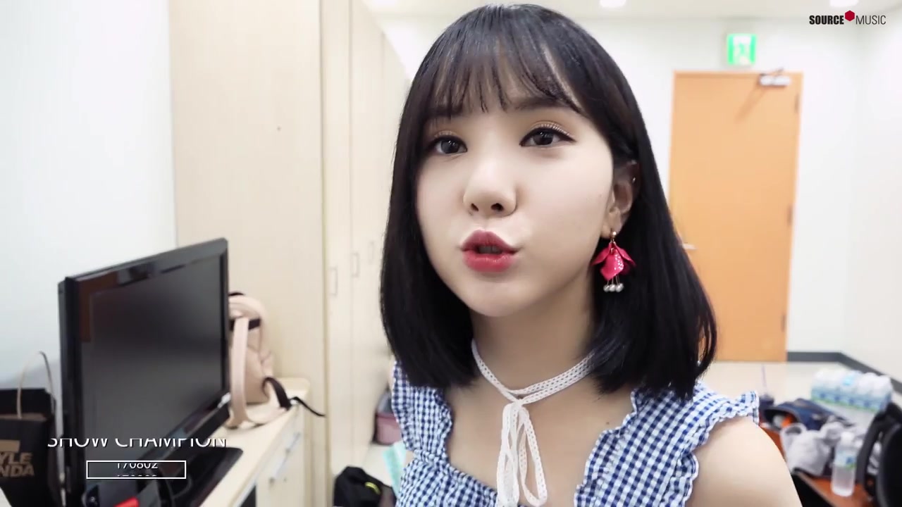 gfriend - 侧耳倾听 - 打歌后台花絮