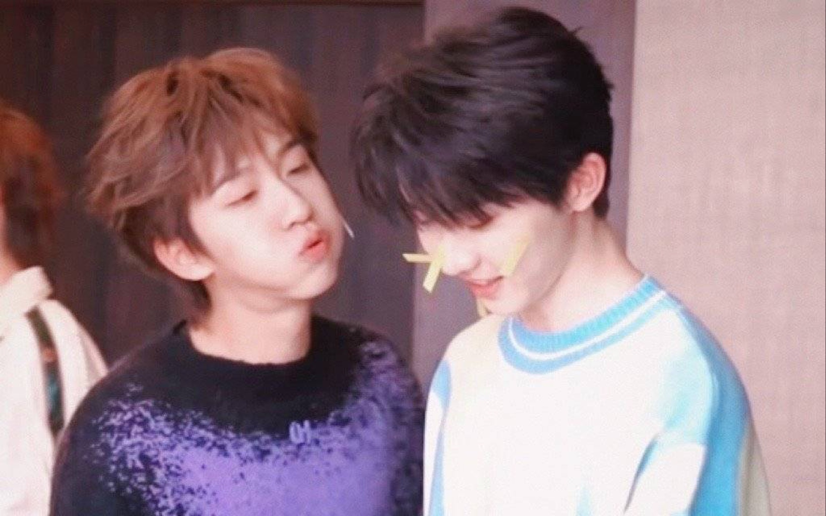 【祺霖】不是吧!怎么有人借着镜头拍不到公然亲亲呀!