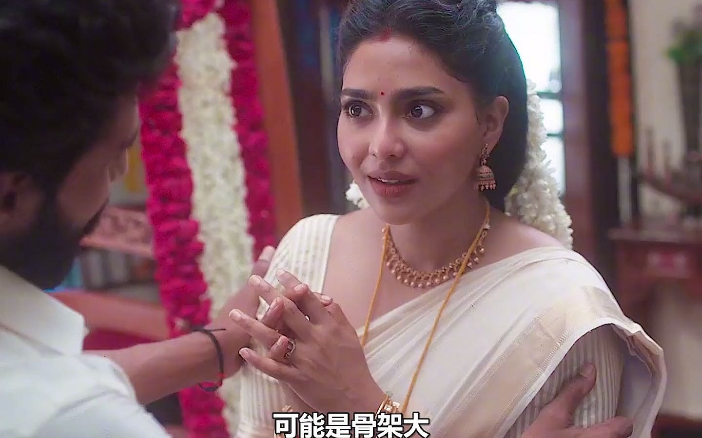 火龙果讲电影这女人太飒了,老公成了小绵羊 宅家dou剧场