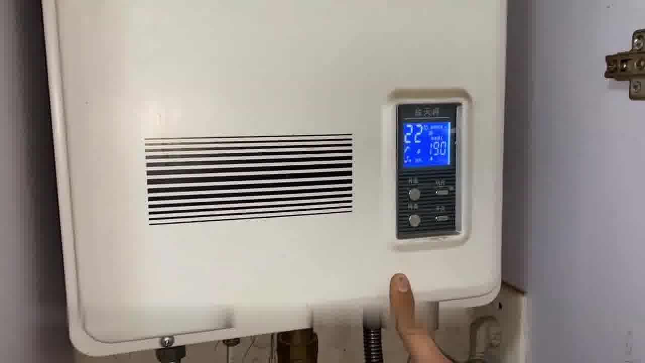 贝雷塔壁挂炉不显示10《22点48分￥,去旅游之前还好好的,现在就不行了
