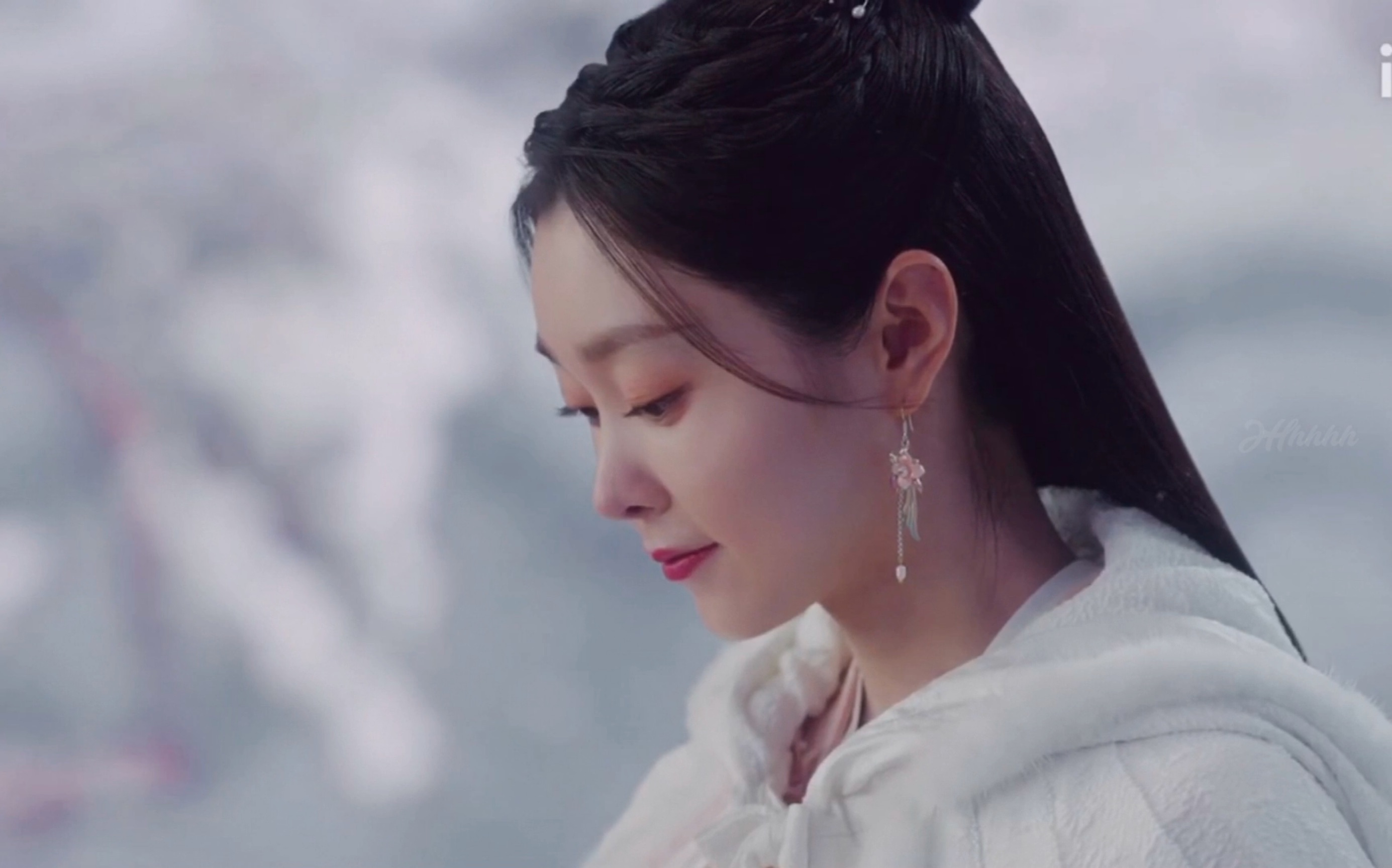 "有美一人,清扬婉兮"