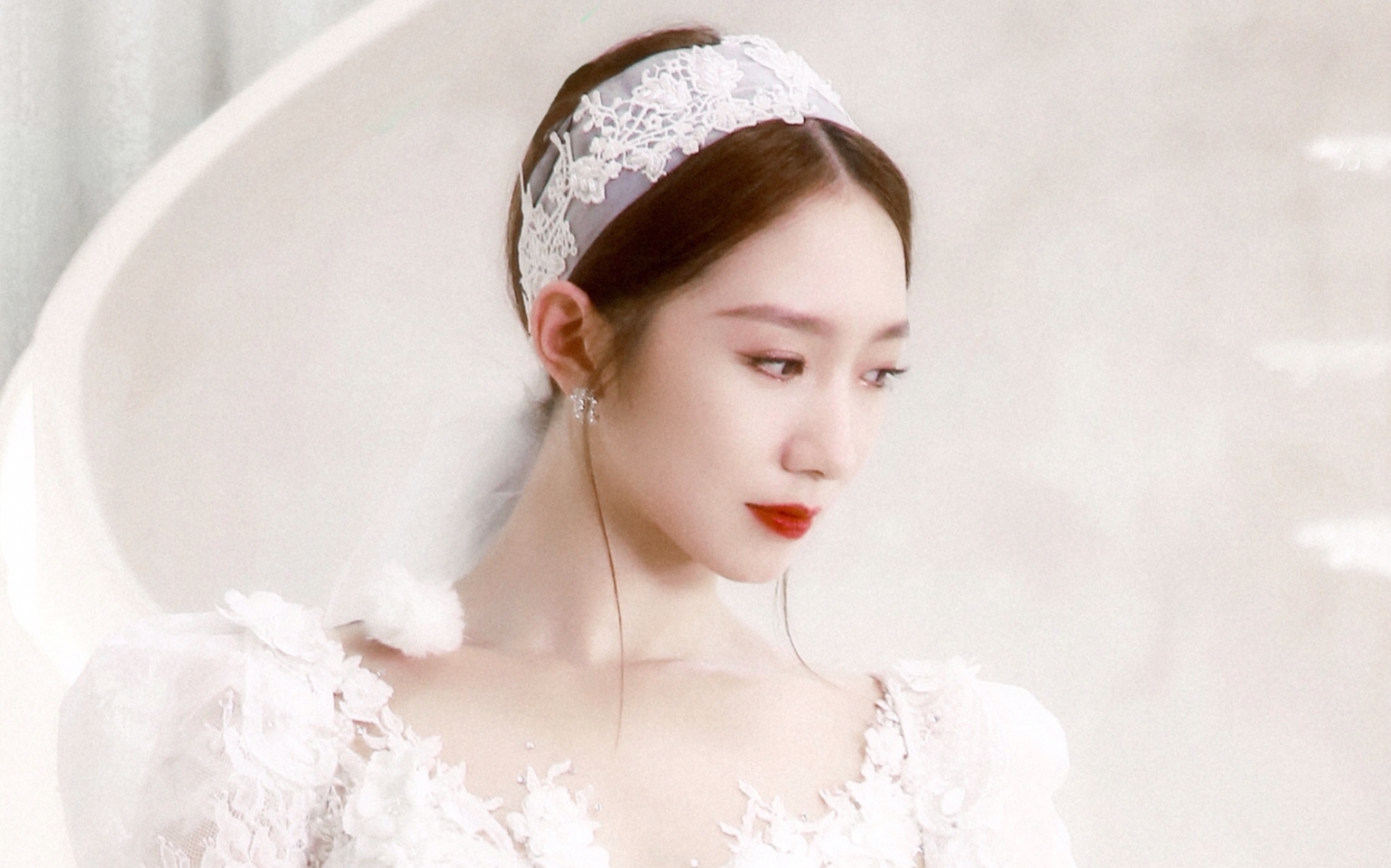 【横冲直撞20岁】孟美岐穿婚纱走秀,她也太好看了吧!