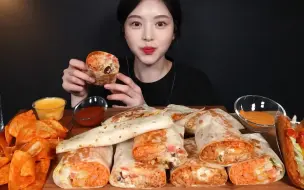 Download Video: 【BOKI吃播】墨西哥塔可饼、玉米煎饼、三角玉米饼吃播🌮🌯