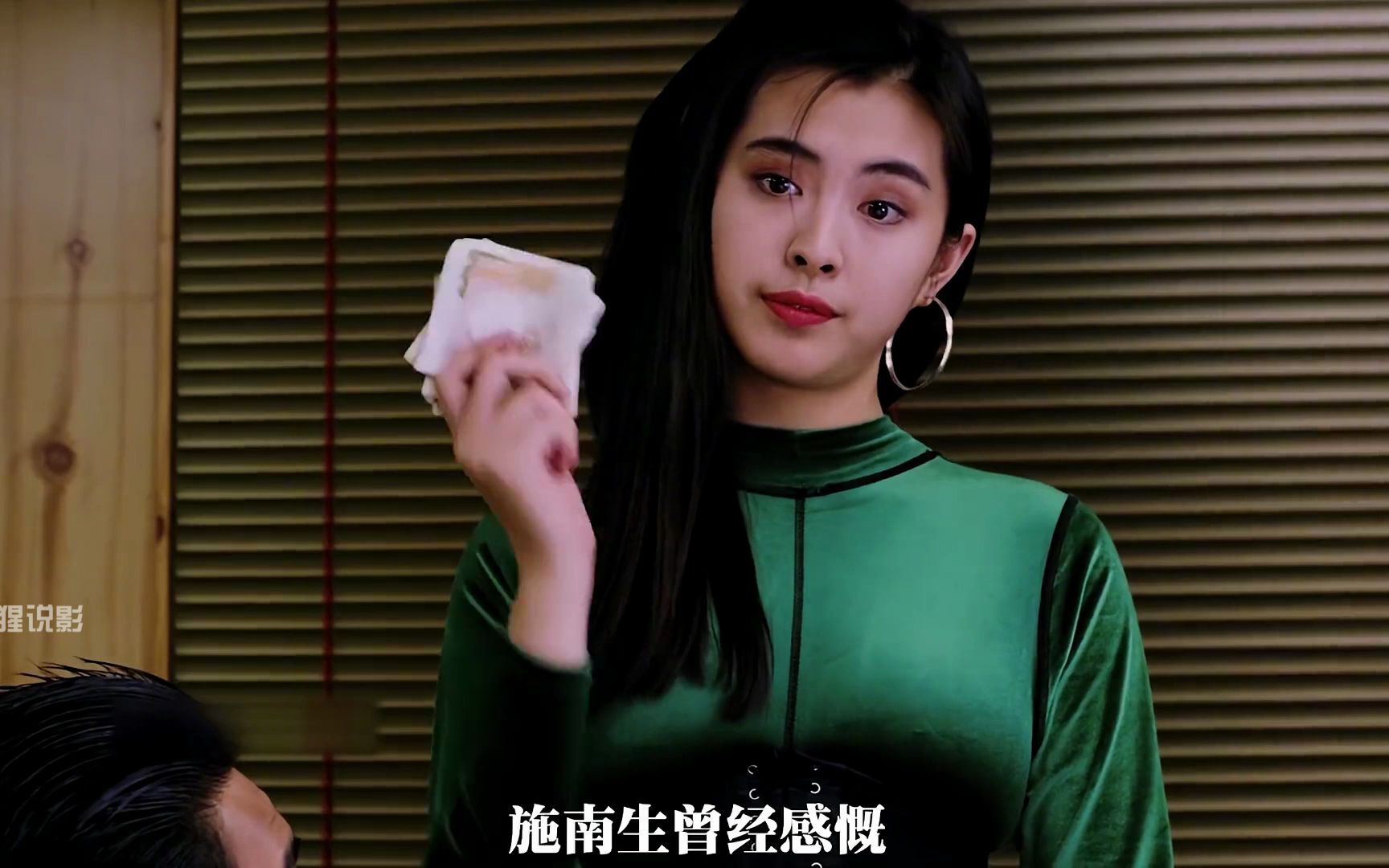 不敢信80年代的周慧敏,张国荣,王祖贤三位港风服饰,现在依旧流行!