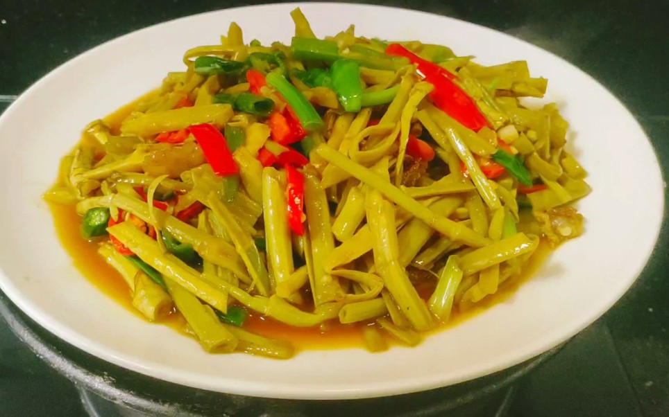 福建山区野菜,酸筒杆(虎杖)清脆爽口,家乡的味道最好吃