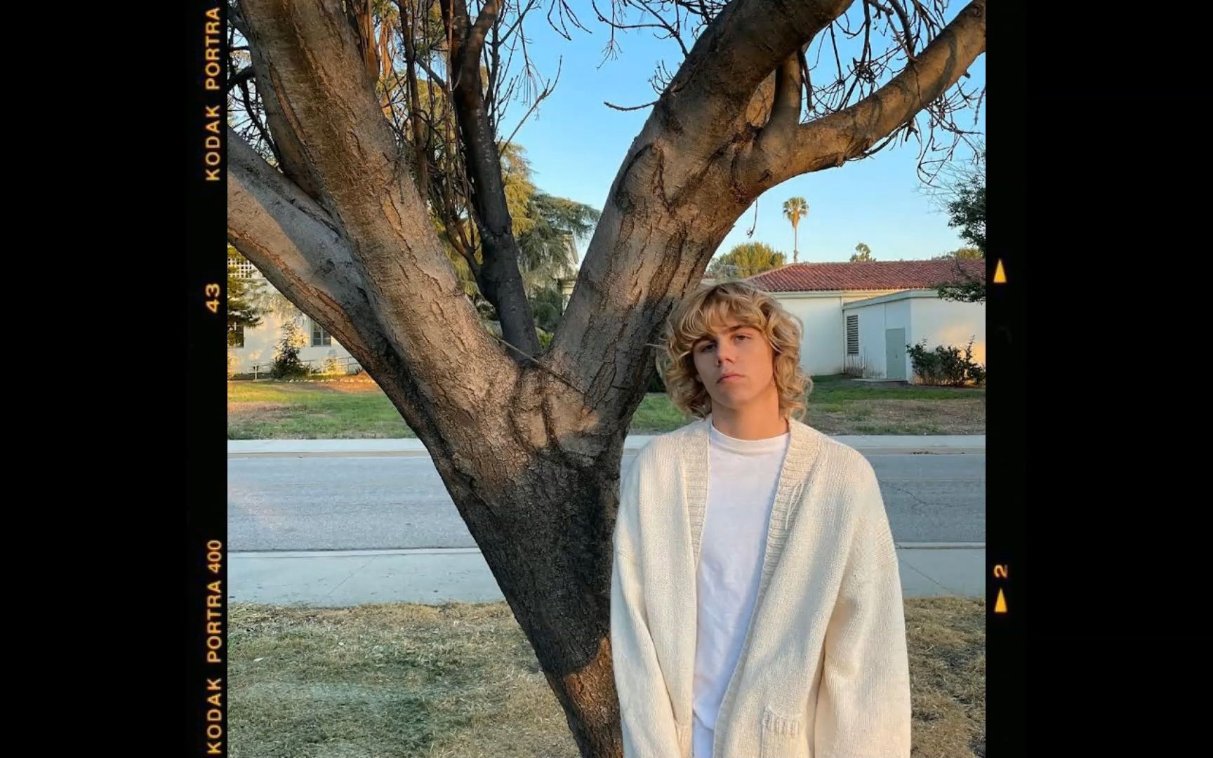 "度过星海,吻我最后一滴泪"the kid laroi x thousand miles type