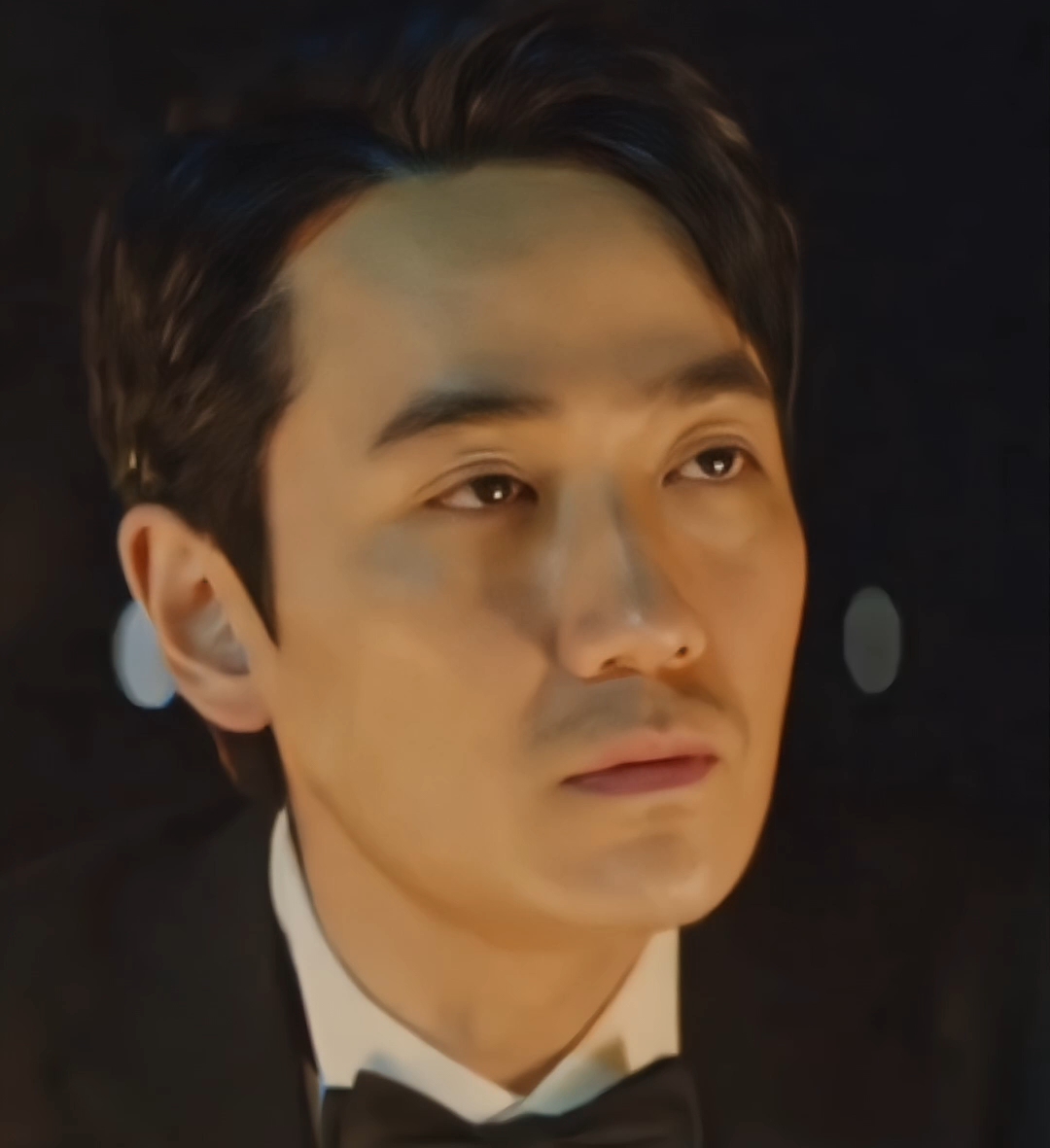 黑西装何非太迷人了