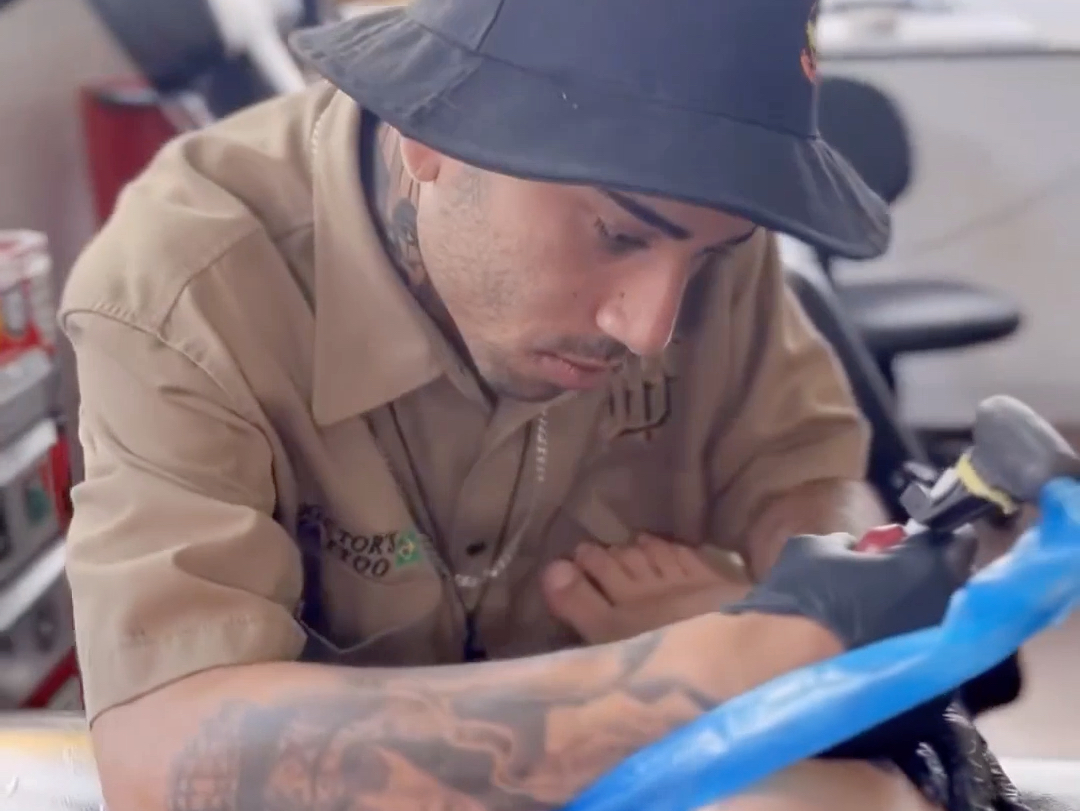 国外著名纹身师:没看明白蝴蝶上面是啥呢?