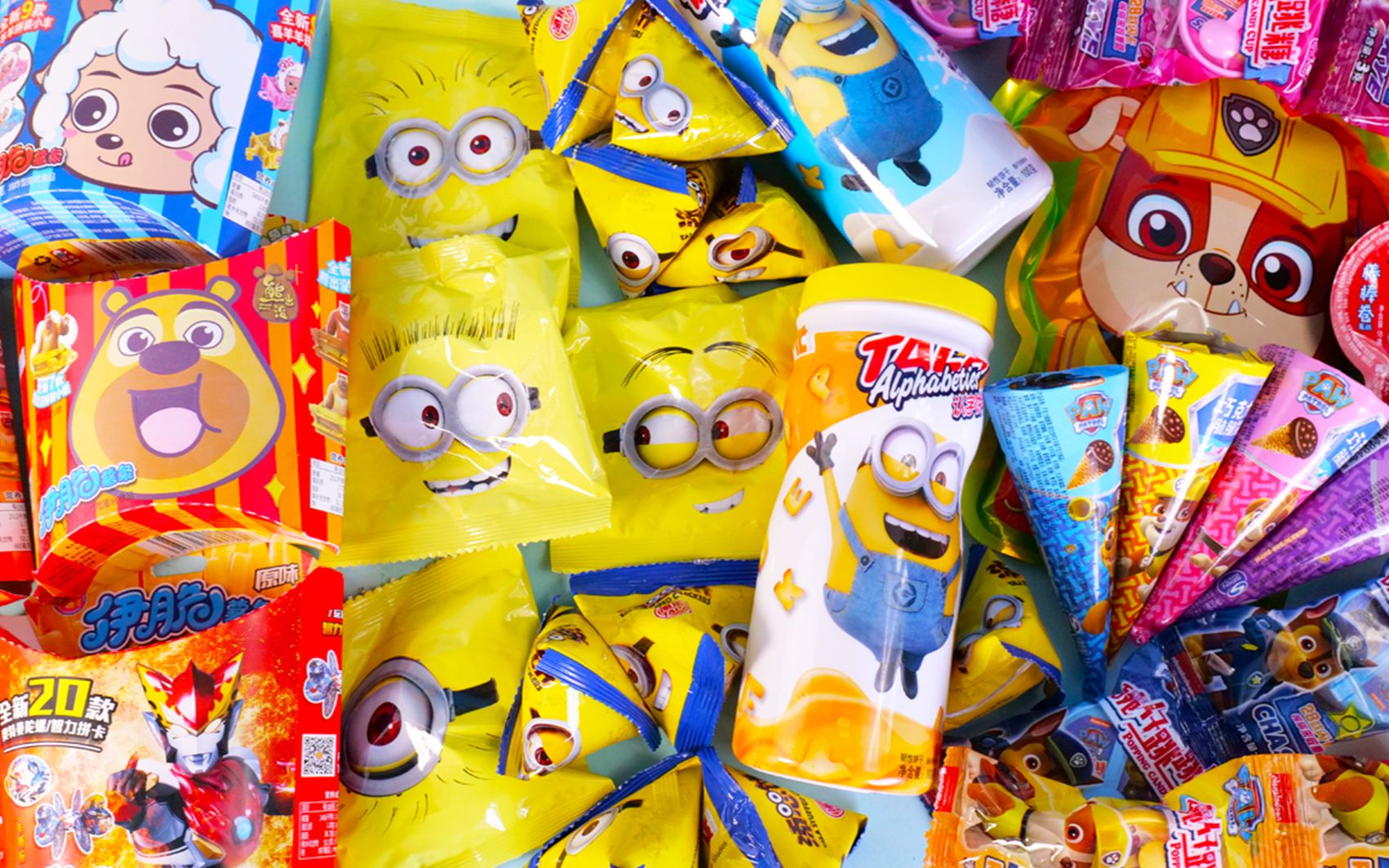 熊出没喜羊羊表情包小黄人汪汪队零食大集合