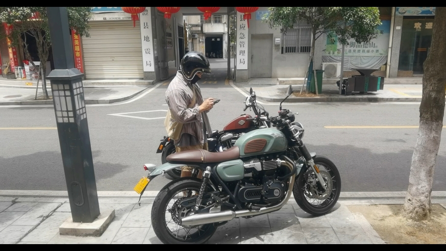 【家有摩托帅哥】最新视频来袭,快来看看吧!