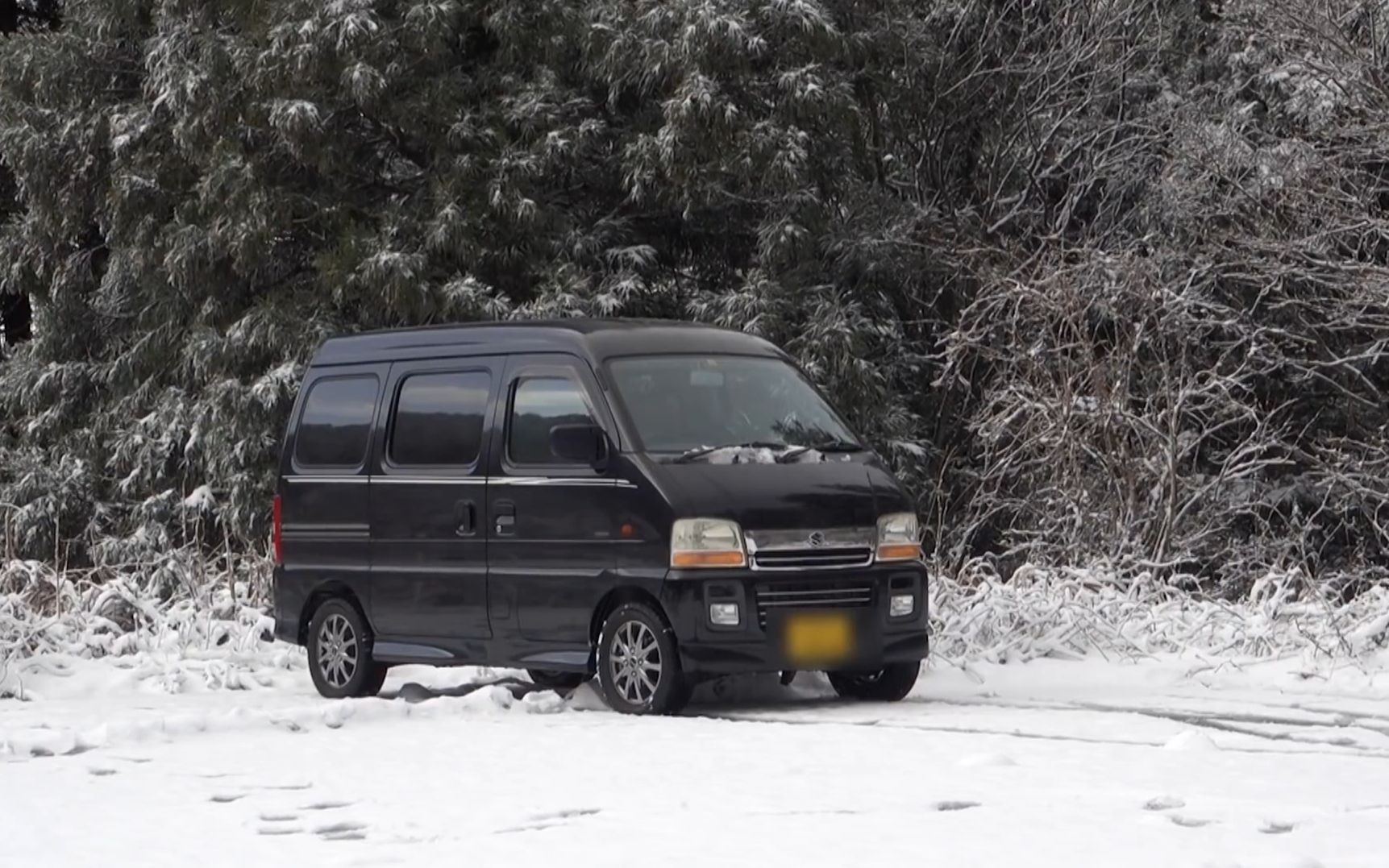 [winter vandwelling]比我想象的还要冷.在下雪的冬天山里很冷….