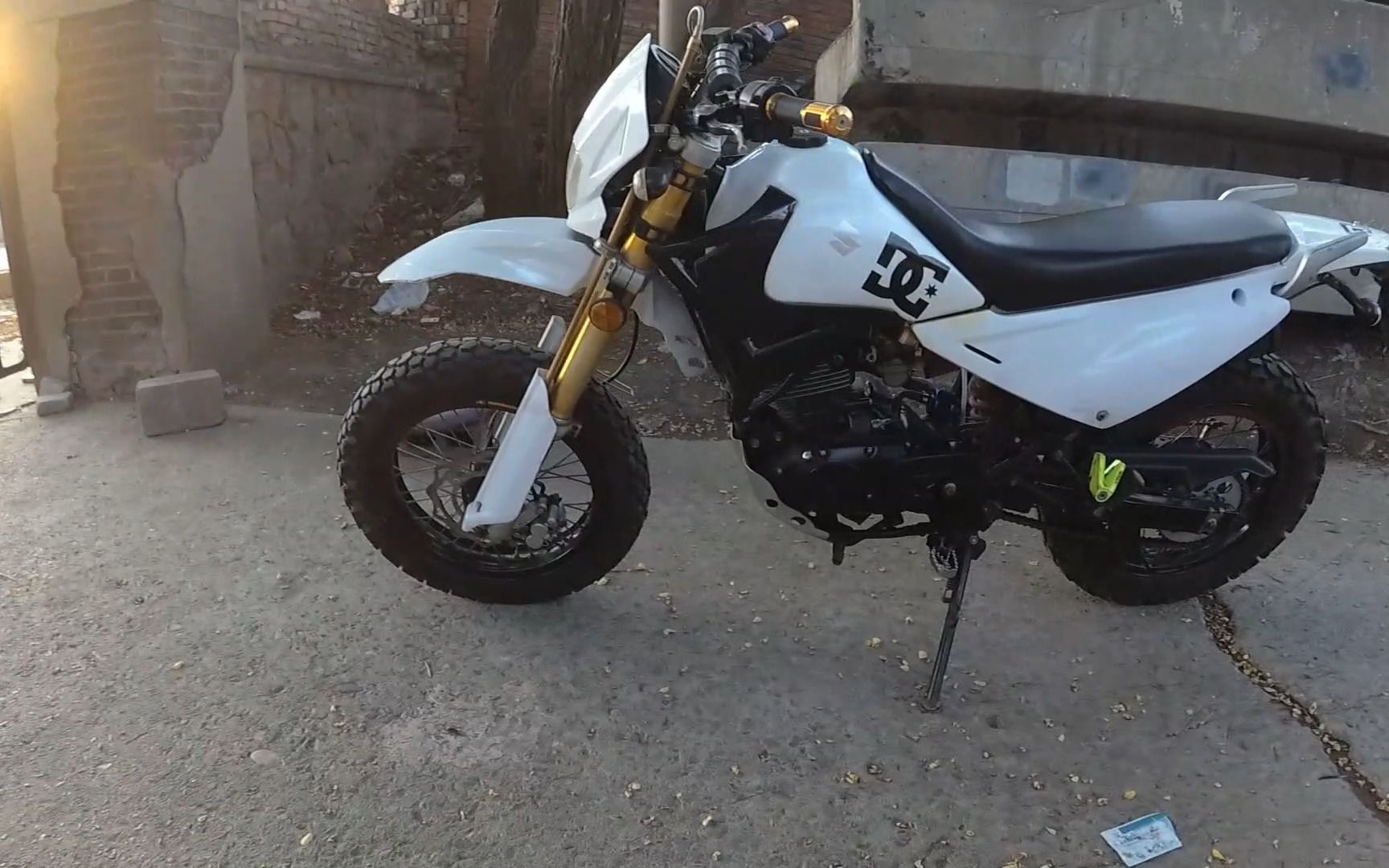 小蚁4k,轻骑藏獒200