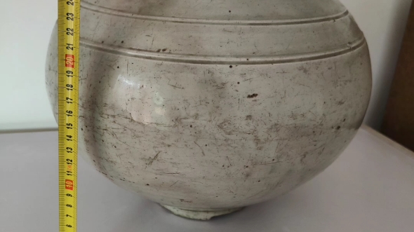 李朝白月亮罐陈设佳品