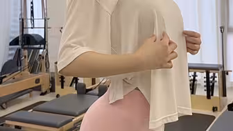全身都在演优雅😂，内心手脚都不知道往哪放