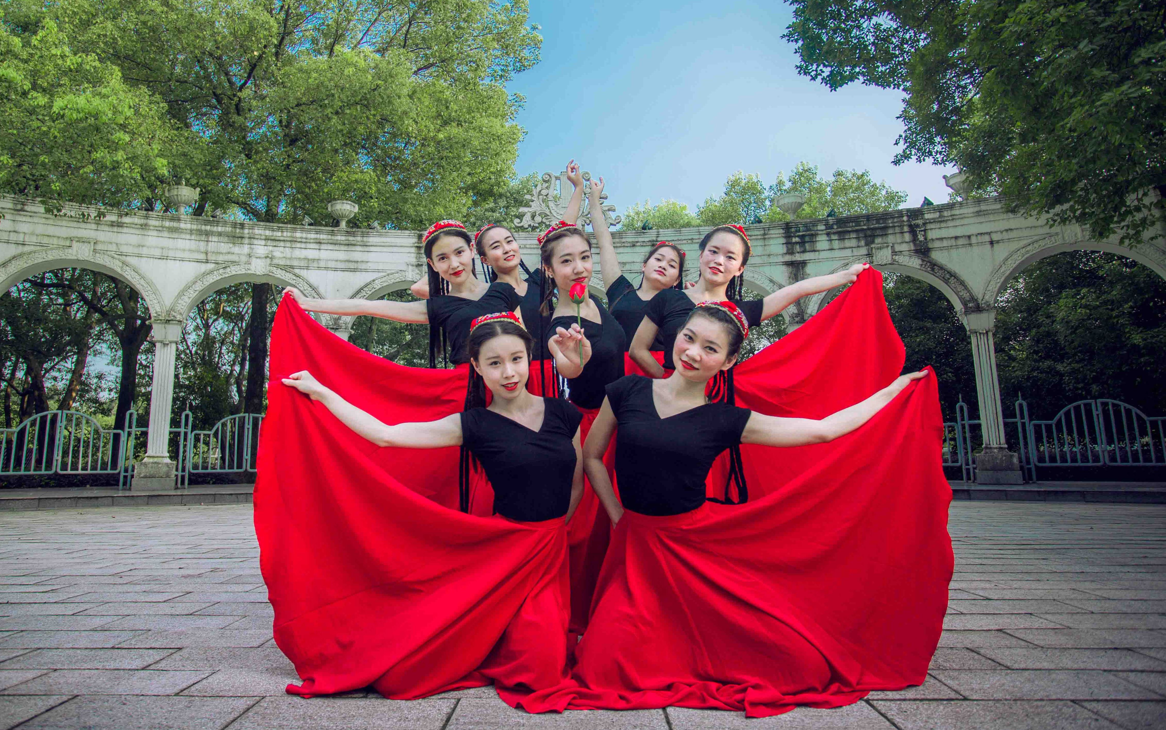 【单色舞蹈】中国舞《掀起你的盖头来》 红衣美眉~(≧▽≦)/~啦啦啦