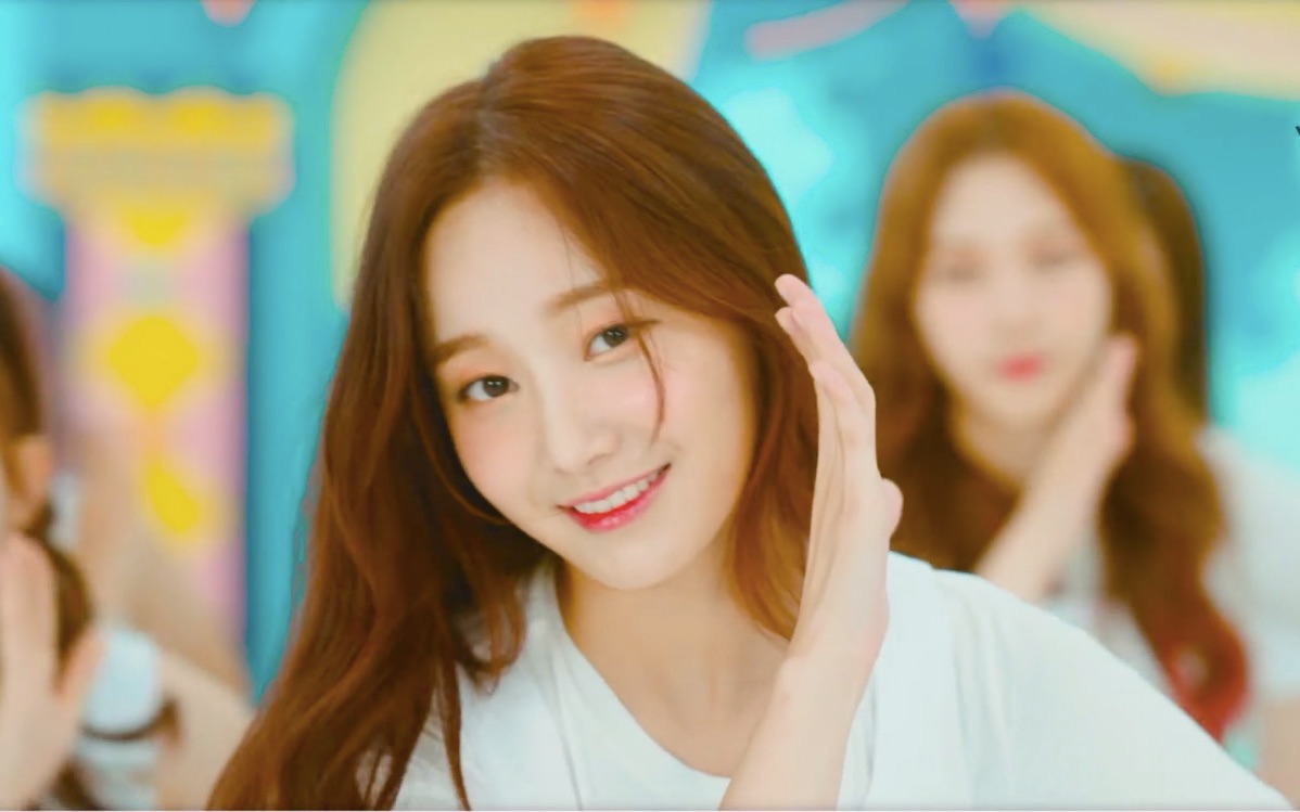 momoland李妍雨freeze官方直拍超甜的