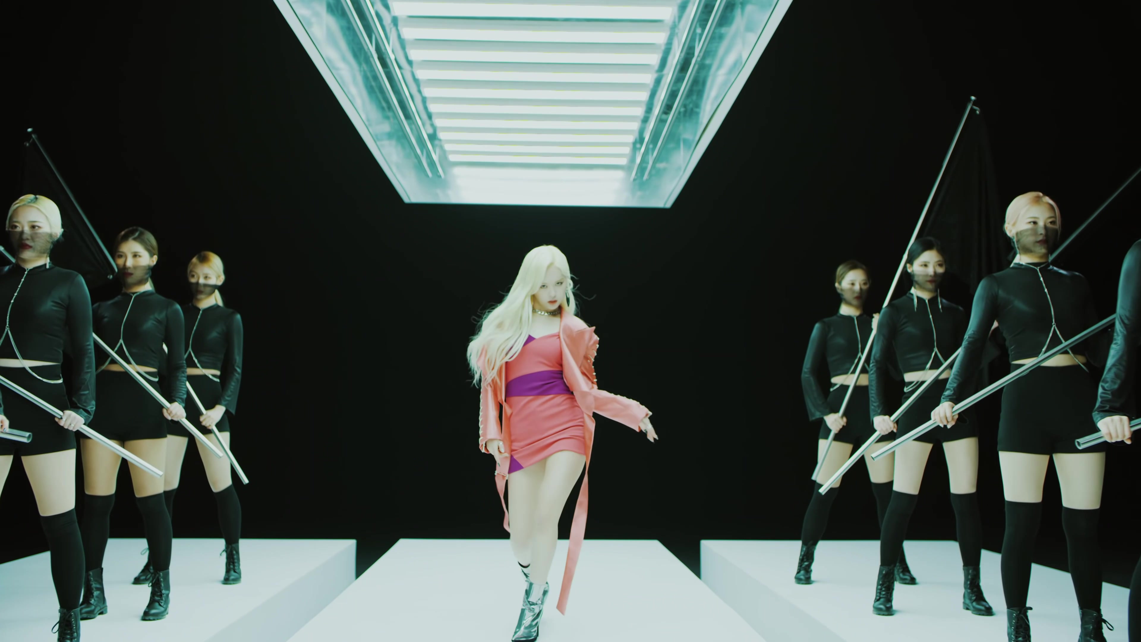 [4k]everglow最新回归 dun dun mv 预告,异域风情gc风200128