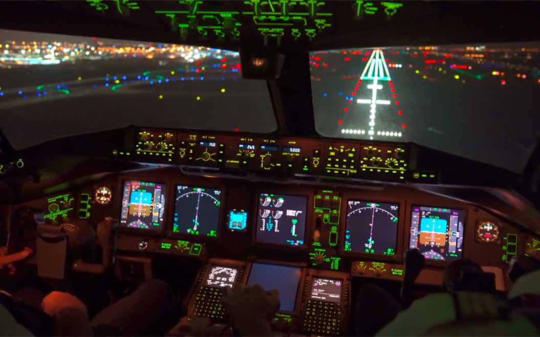 波音777伦敦至巴黎驾驶舱视角4k高清着陆_哔哩哔哩_bilibili