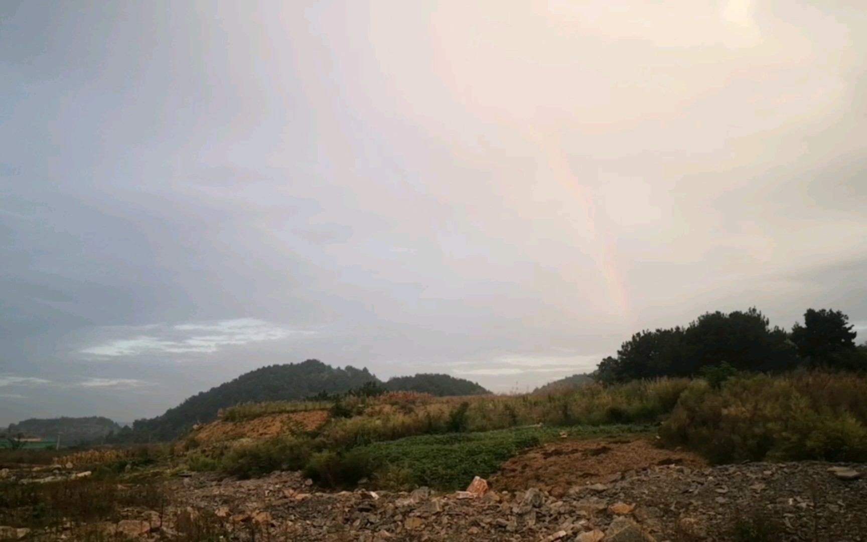 [图]谓之风景｜似乎每次看到彩虹，都是它已趋于消散的模样。