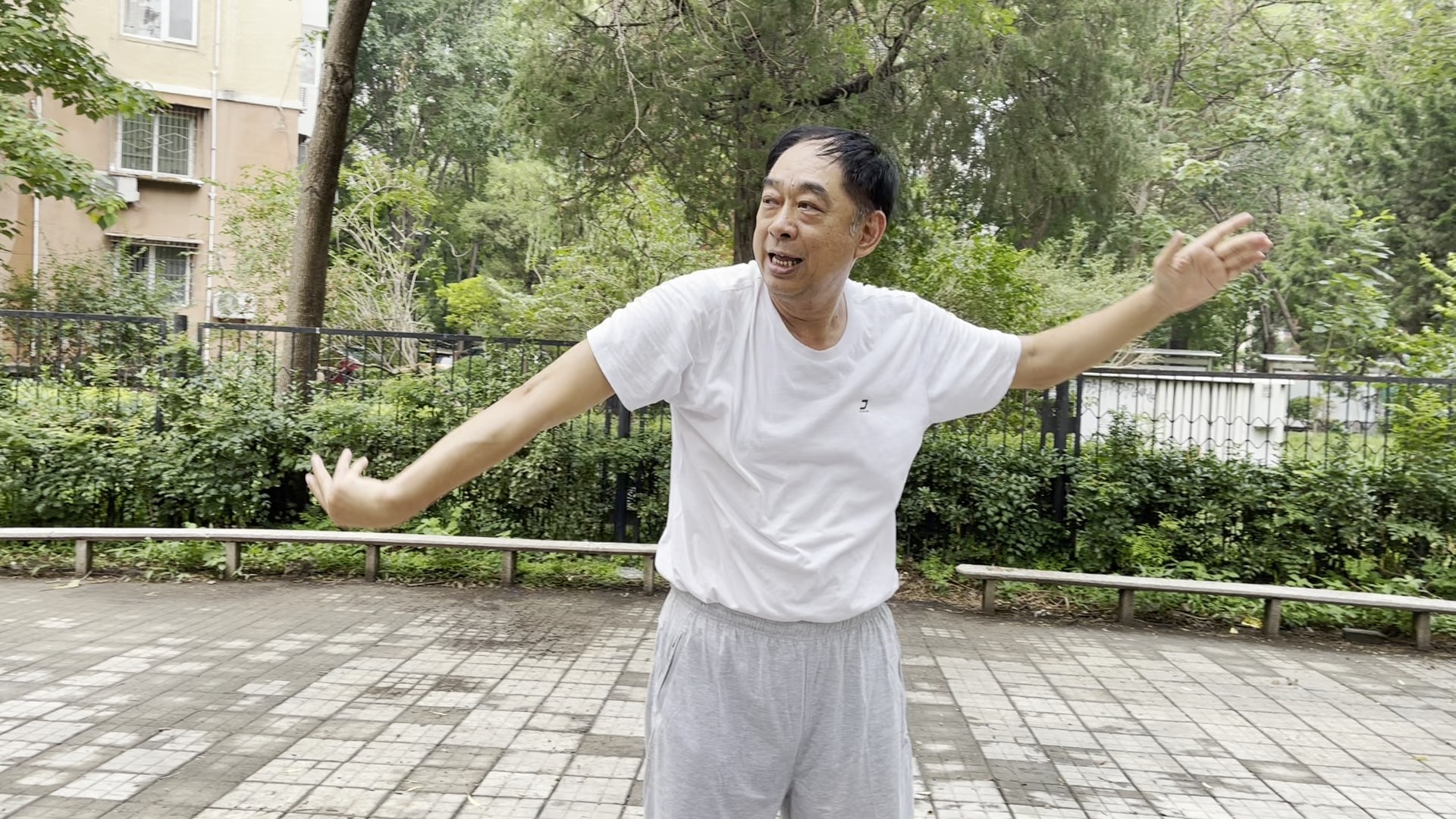 张胜利:八卦掌之仆地龙动作要领