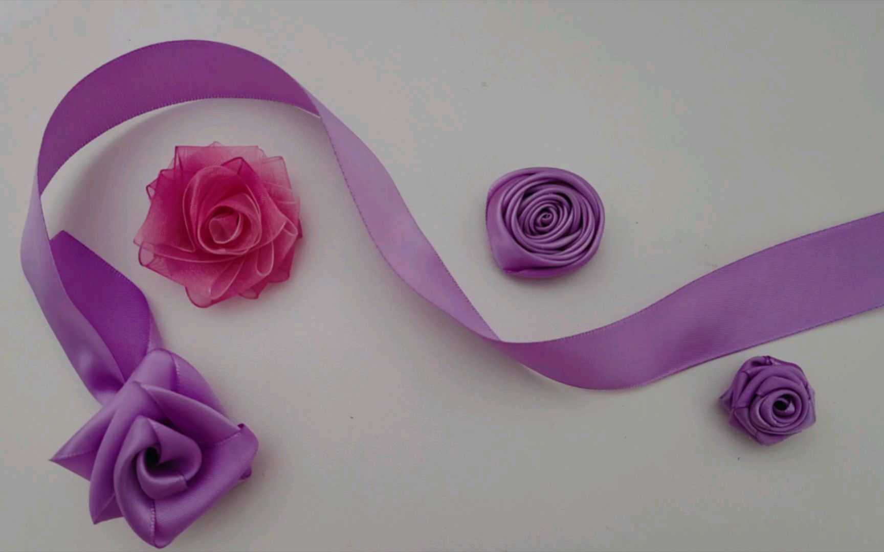 【手作教程】四款简单的丝带玫瑰花做法