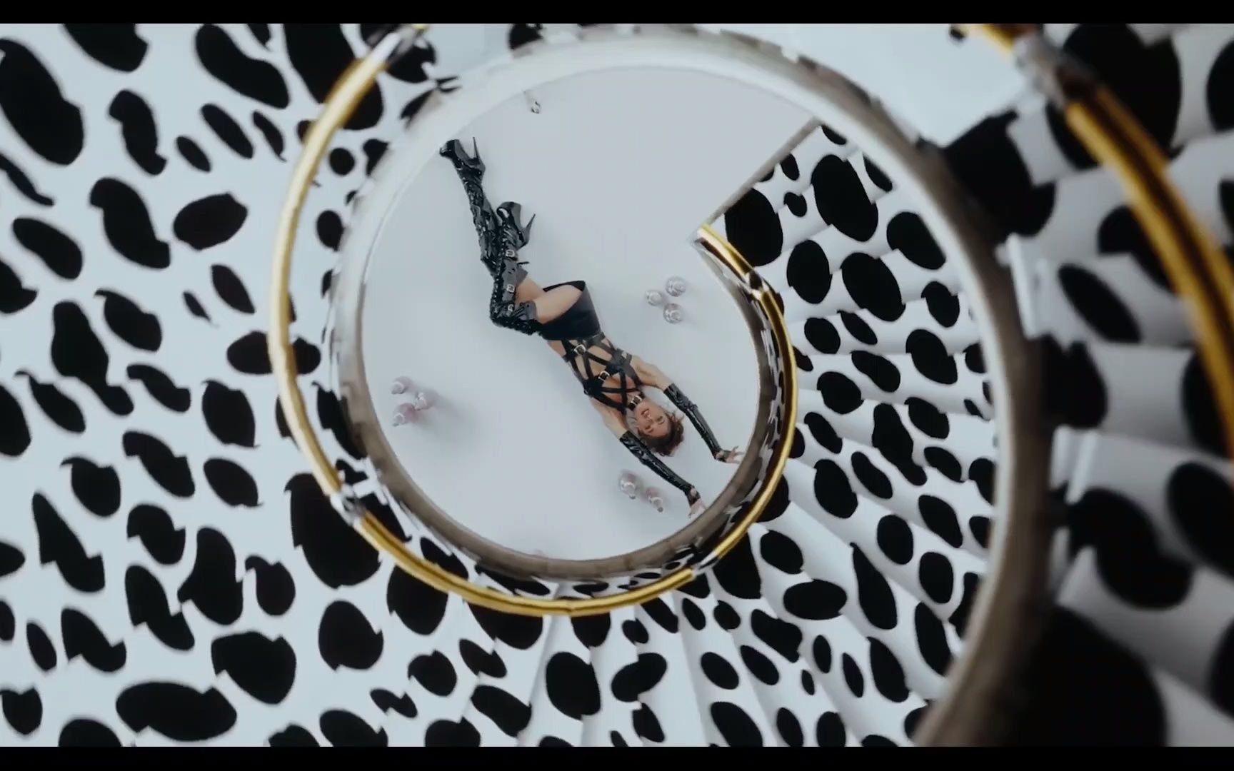 【阿根廷小天后】tini, la joaqui, steve aoki 性感新单