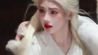 月鳞绮纪有三张权威的脸