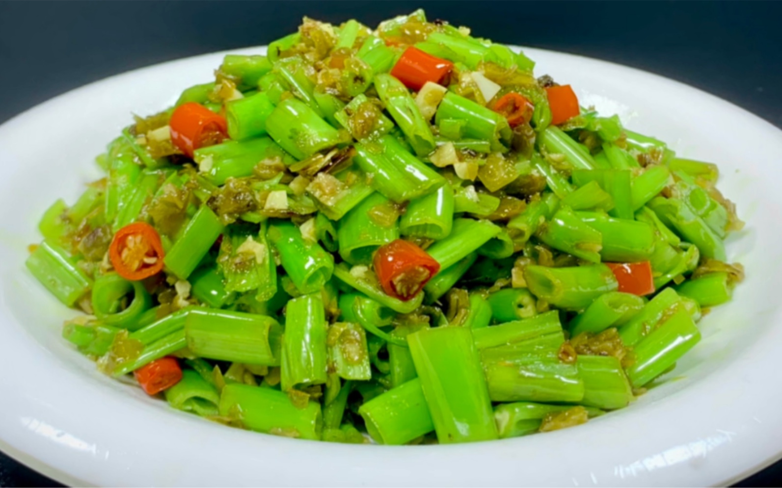 空心菜梗这样做拿肉都不换,脆嫩爽口酸辣开胃,配上米饭白粥绝了