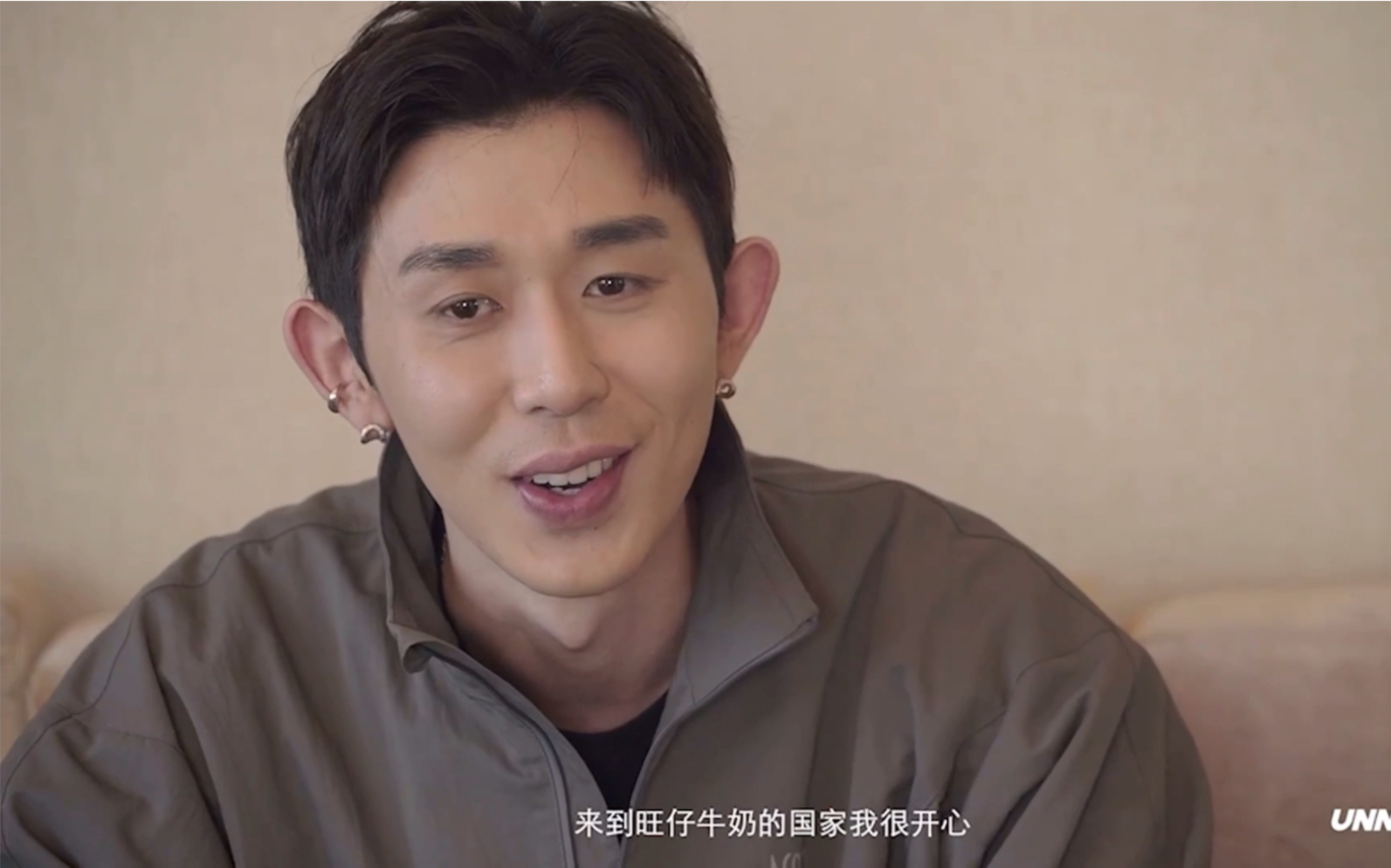 【code kunst】赵老师来到旺仔牛奶的国家很开心