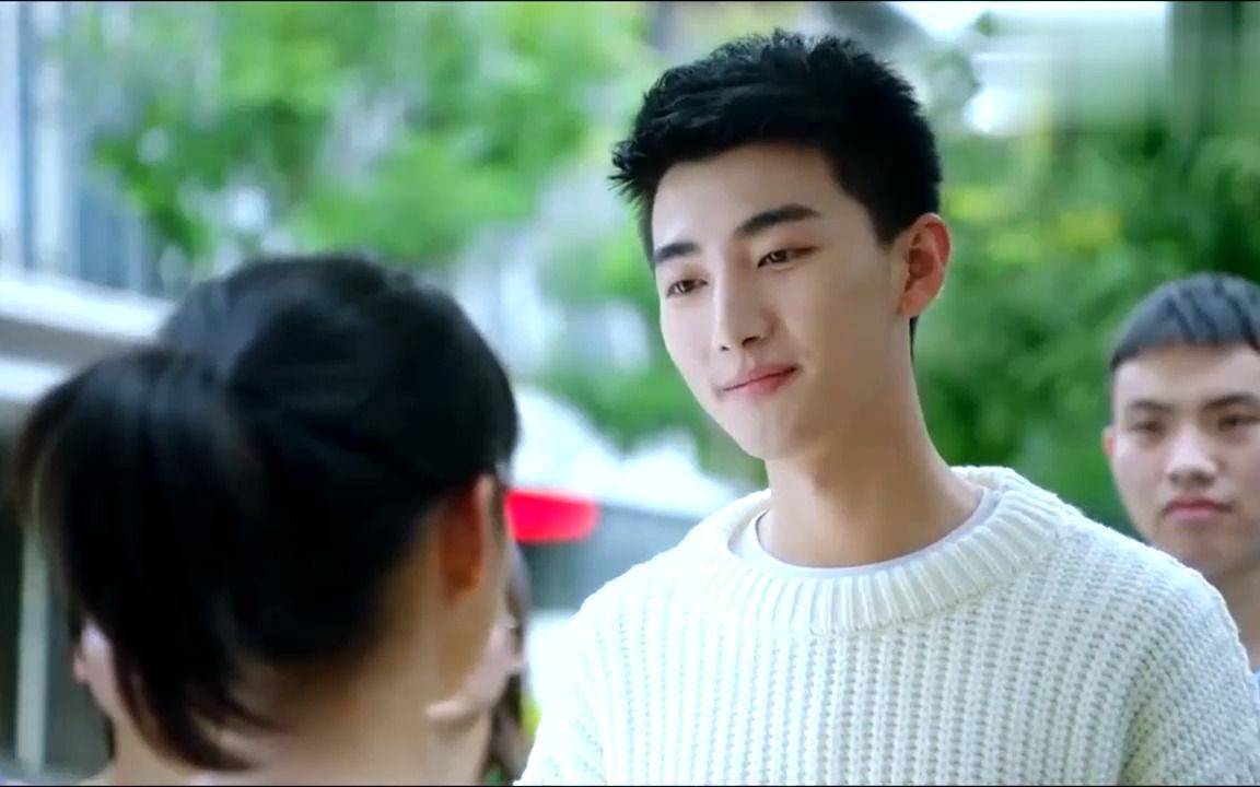 满满喜欢你:顾小满充电方式太撩人,左岸太坏了,高冷形象毁完了