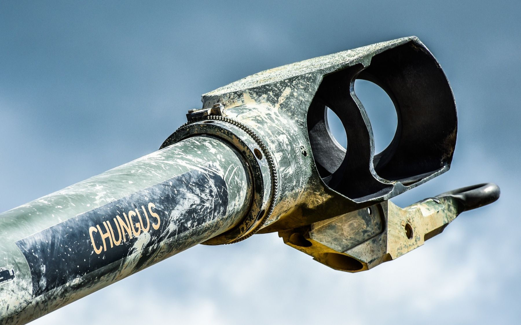 讲堂549期炮口拖拽机动炮身大量采用钛合金造就了世界上最轻的155mm