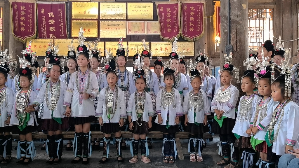 黔东南宰荡侗寨大歌表演（孩子们戏老多了）