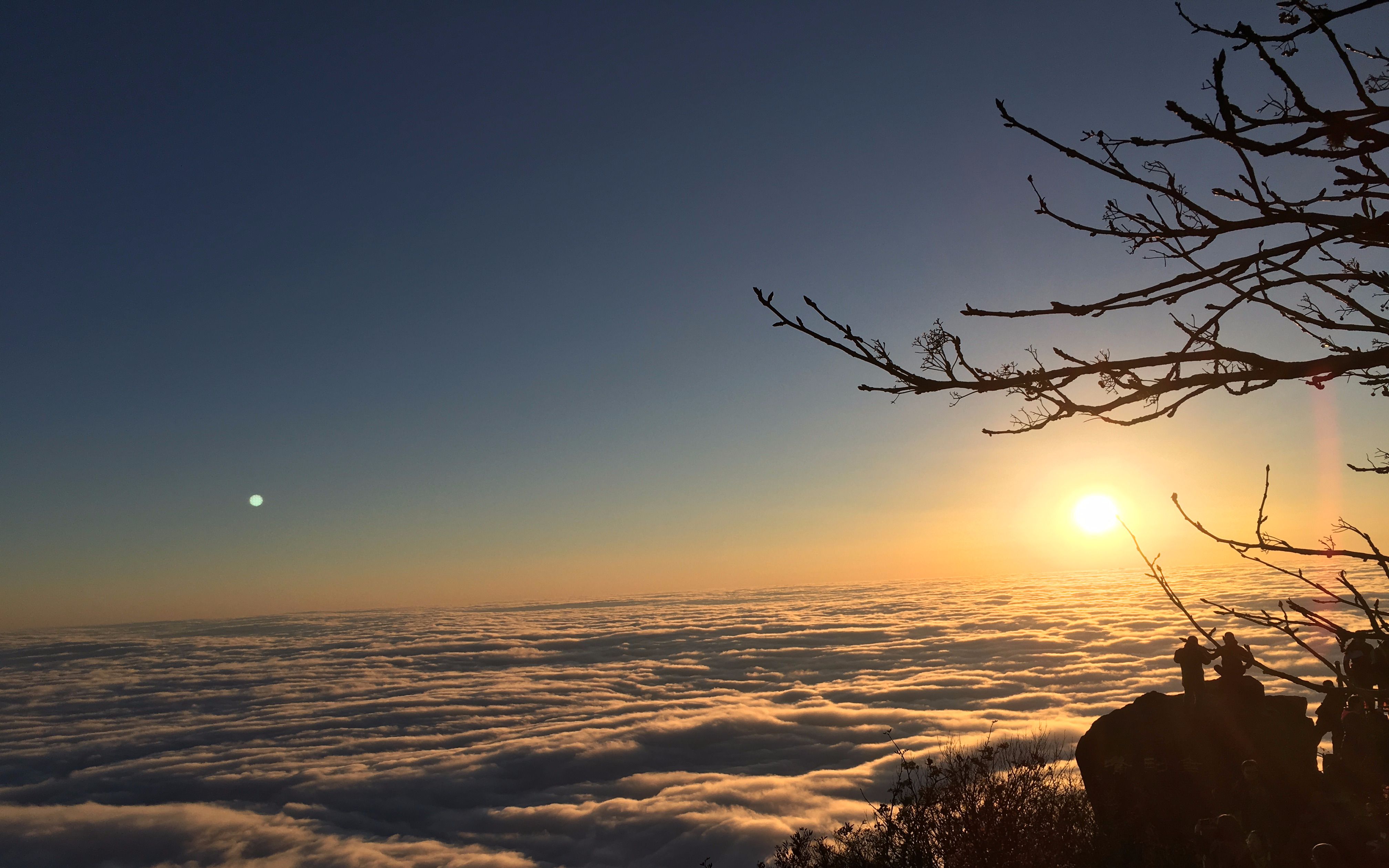 峨眉山金頂賞日出美好的旅行記錄