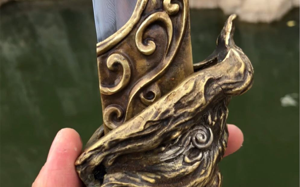 上古时期的玄黄古剑,每一招都会划出"剑气",是古代修仙者们都梦寐以求