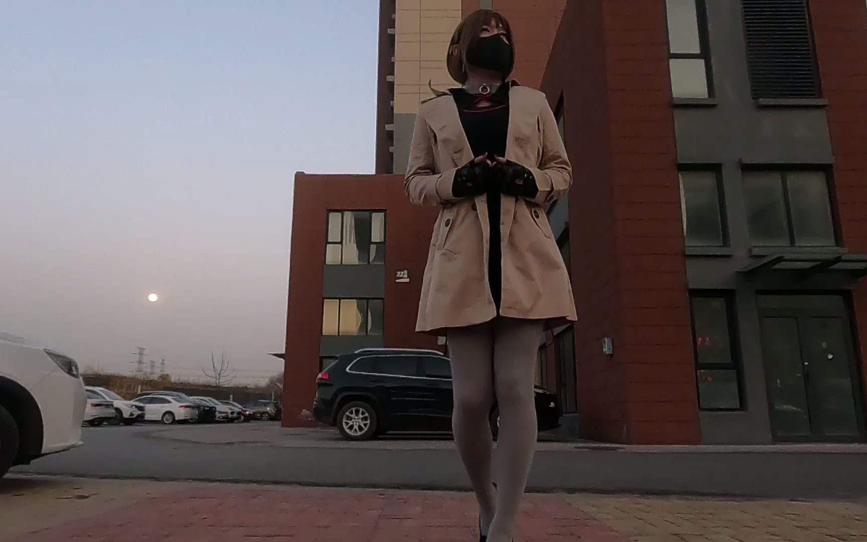 女装灰丝高跟风衣