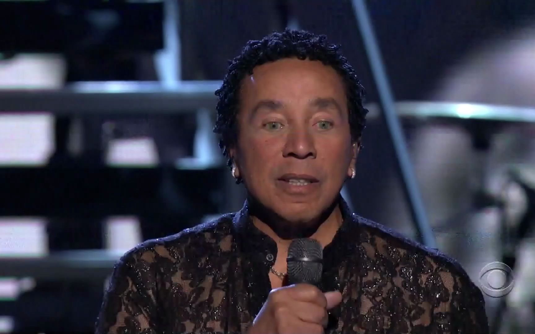 smokey robinson - the tracks of my tears live grammy awards 2007