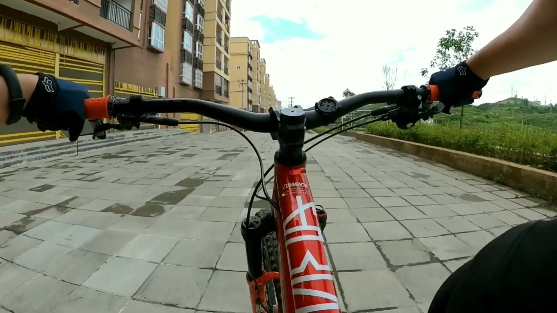 commencal 看门狗|速降,刷台阶.感受一下gopro max的无敌防抖.