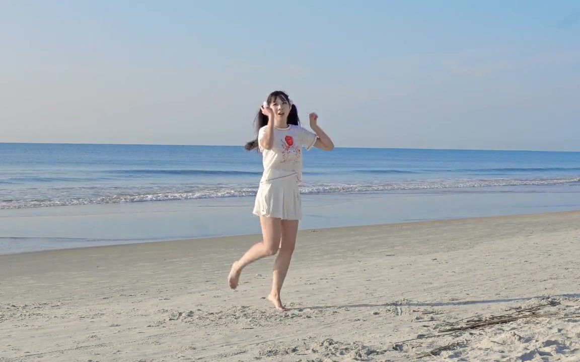 [图]国外海边的双马尾萌妹，夏色笑容1,2,Jump！ jk制服