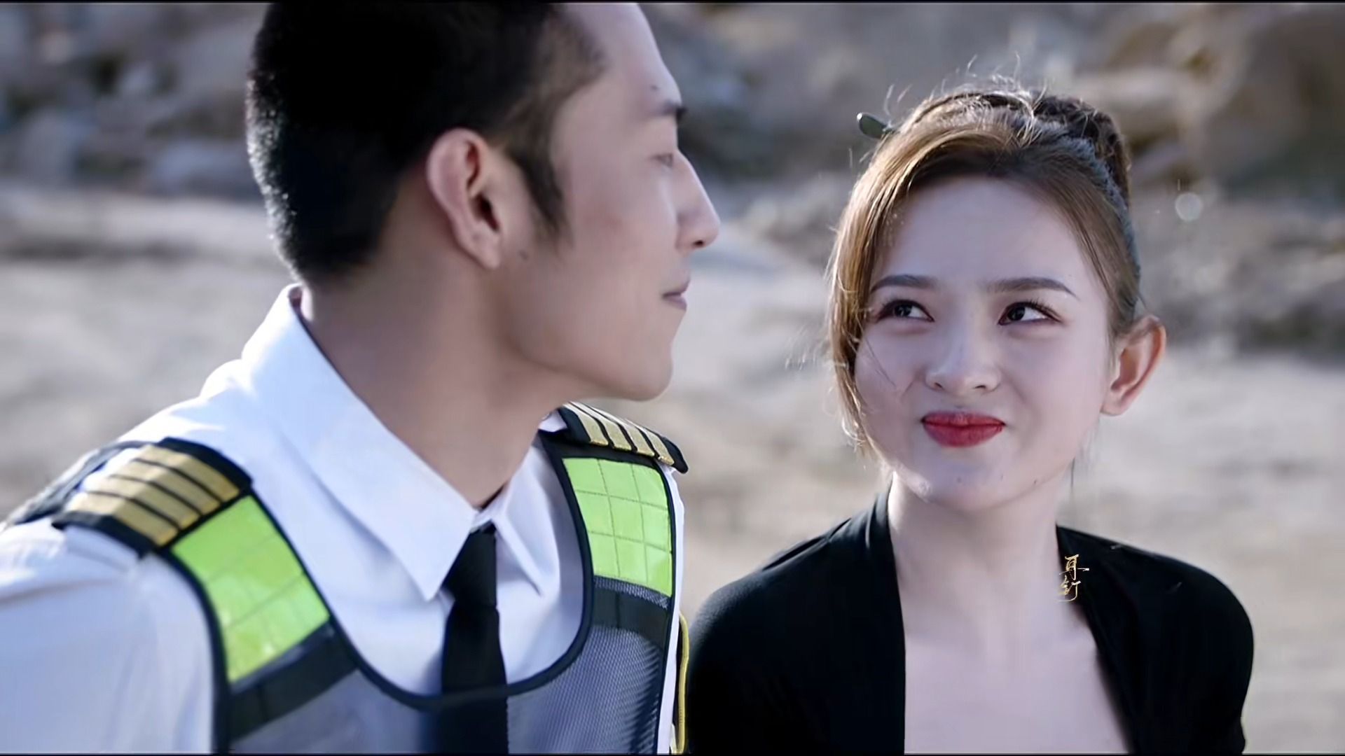 排名第一的女杀手,执行任务时对目标一见钟情,为了得到他软硬兼施!