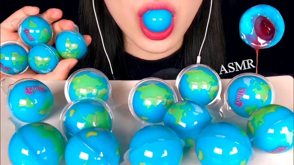 小姐姐吃地球软糖_哔哩哔哩_bilibili