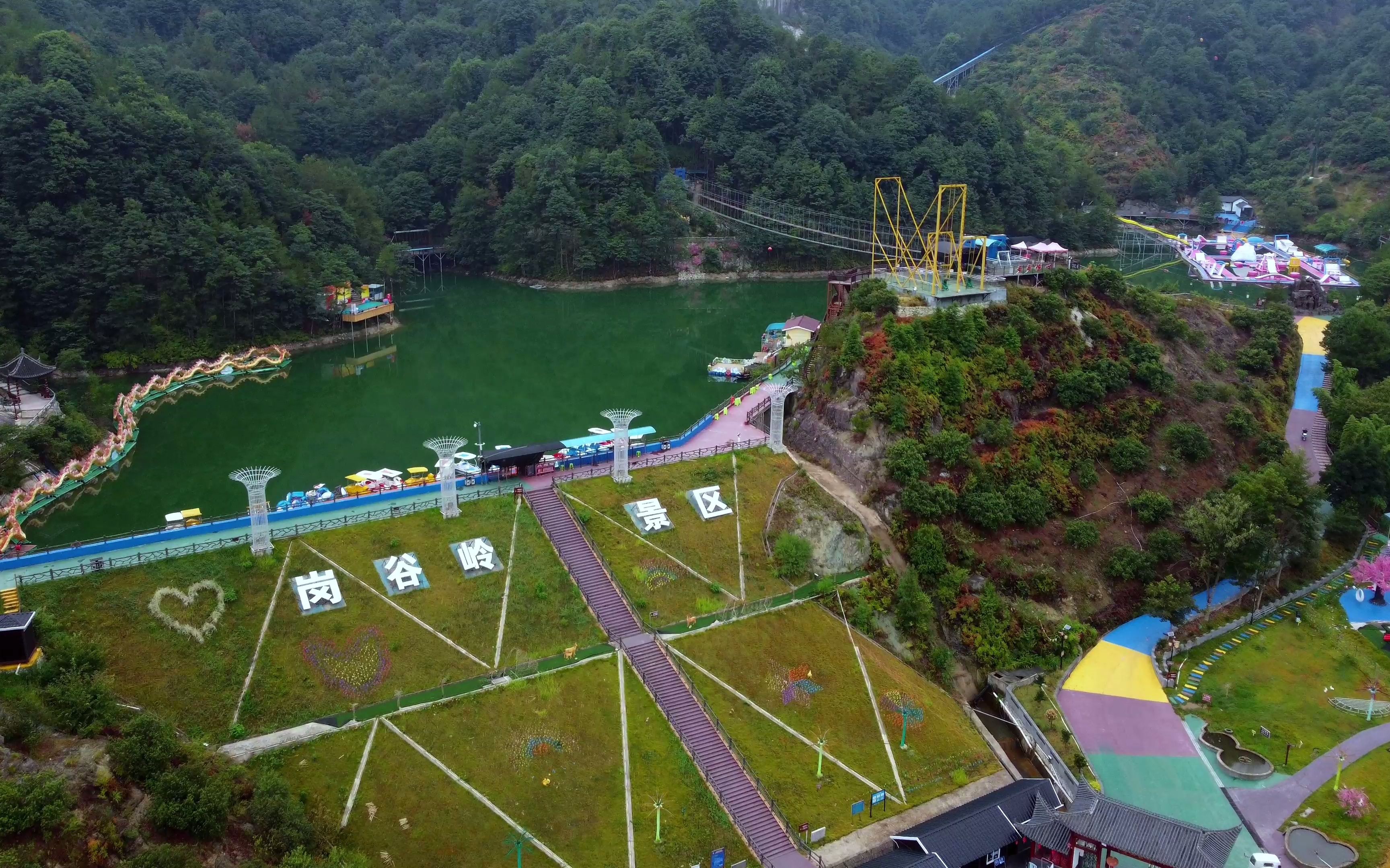 航拍浙江永康岗谷岭景区,景区三面环山,青山绿水,空气清新