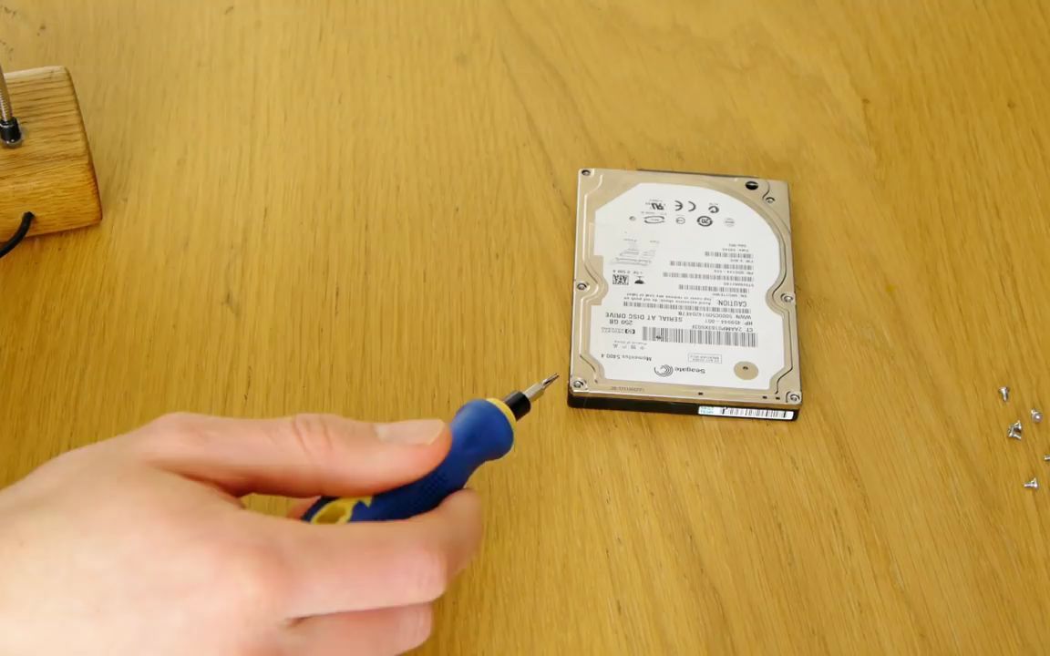 How to recover data from a hard drive 如何从硬盘中恢复数据哔哩哔哩bilibili