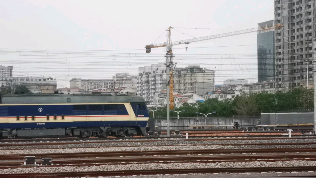 邢台站东风内燃机车8b,车号0149